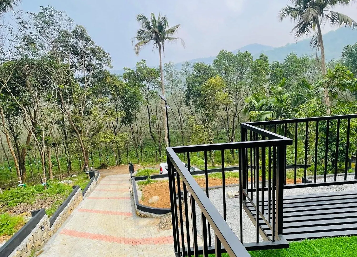 Zerahs Villa - Independent Villa, Athirappilly