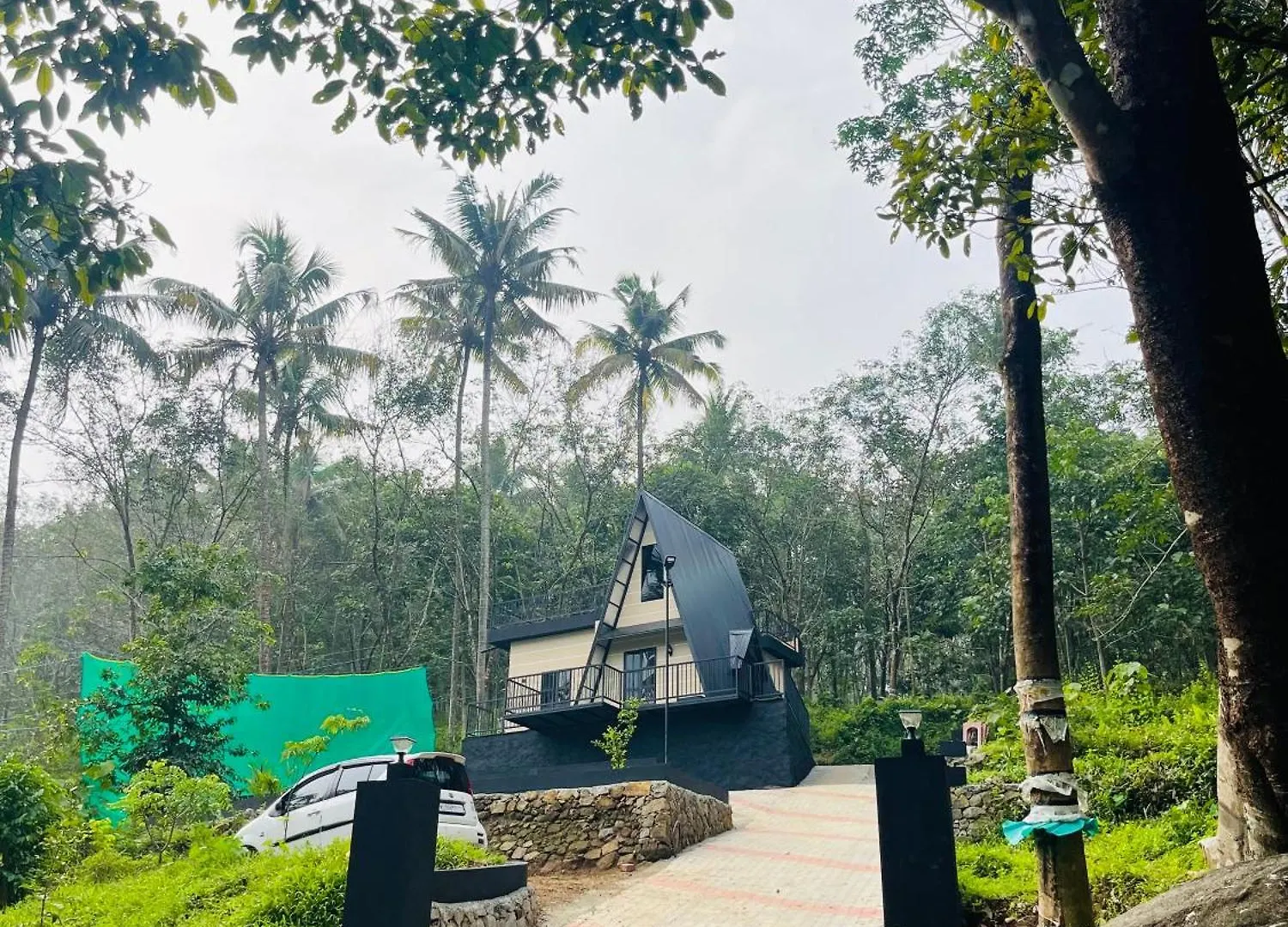 Zerahs Homestay - Independent Villa, Athirappilly