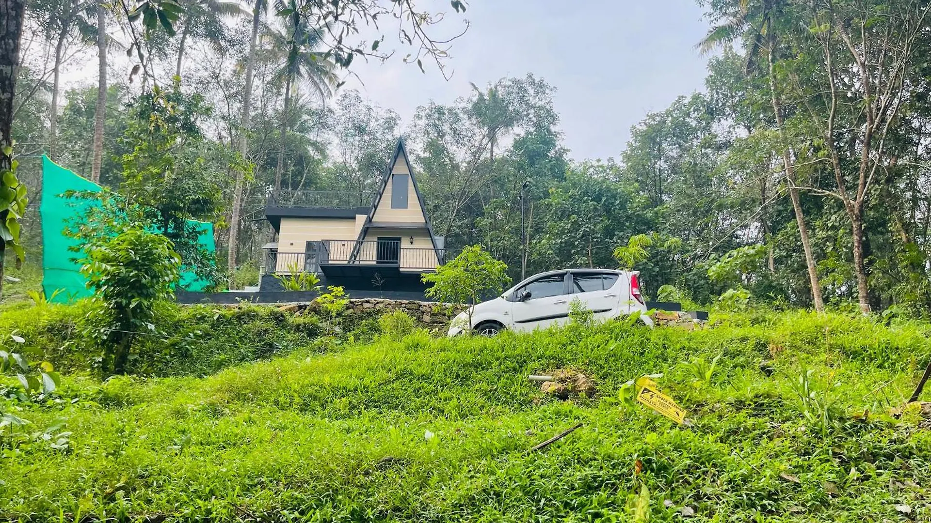Zerahs Homestay - Independent Villa, Athirappilly